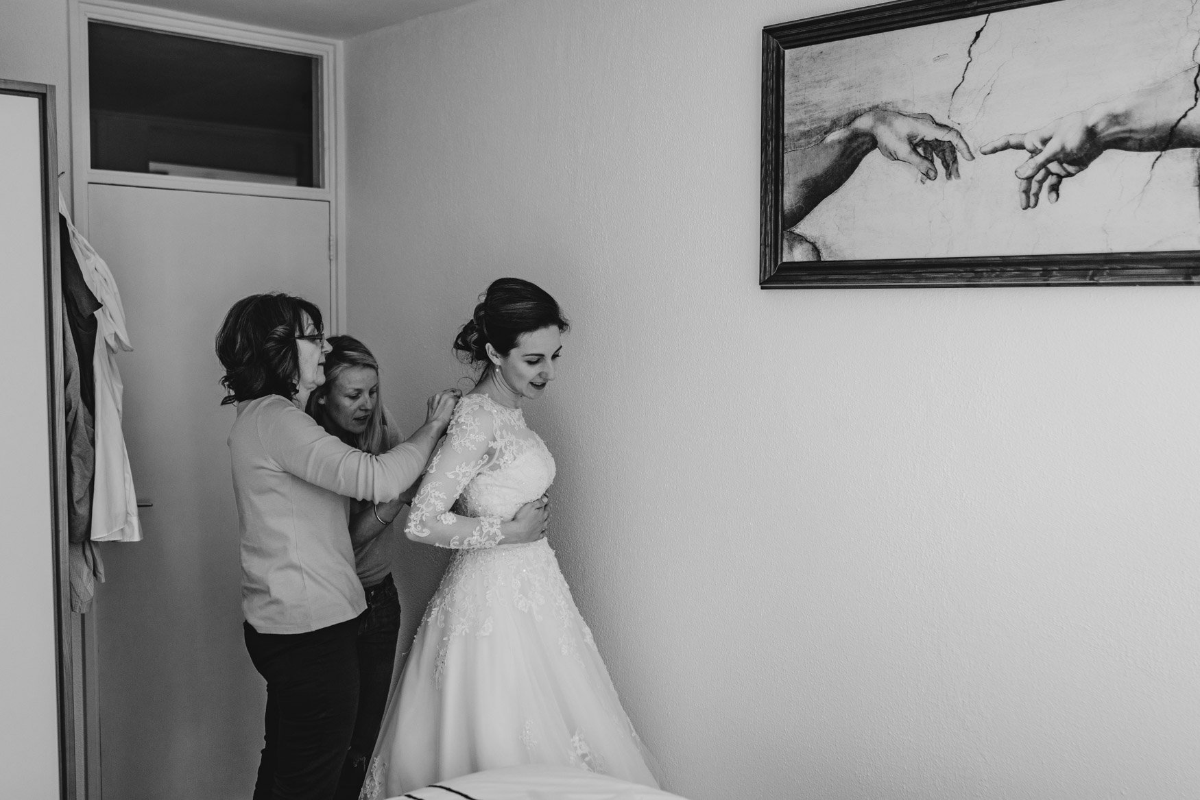 Bridal getting ready
