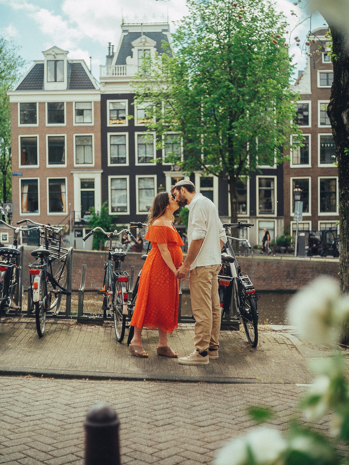 pregnancy couple photowalk amsterdam