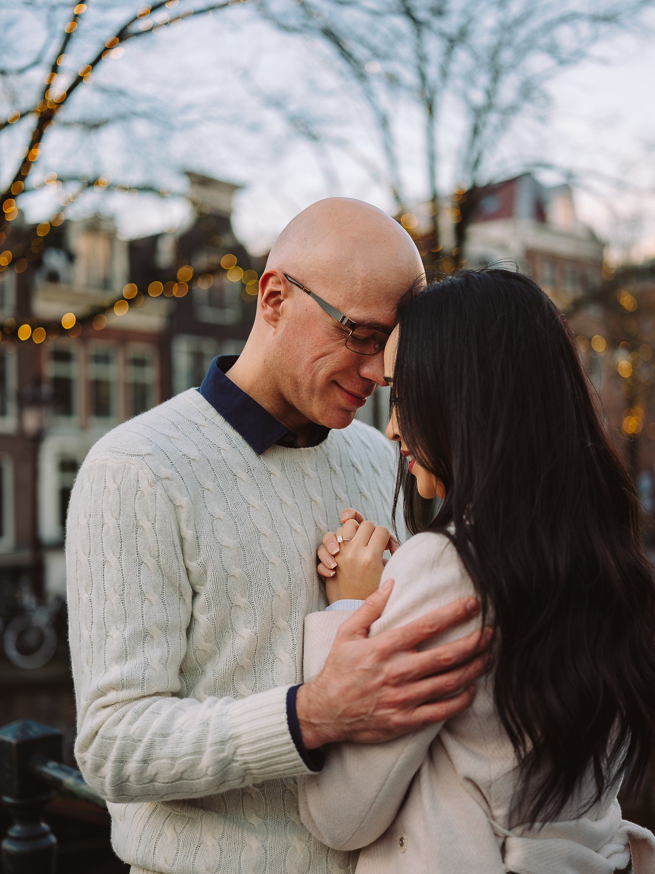romantic couples photowalk in Amsterdam