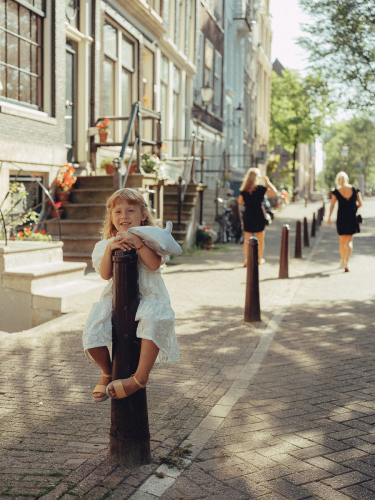 Original Mother and Daughter Photoshoot in Amsterdam