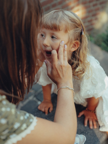 Memorable Mother and Daughter Photo Session in Amsterdam