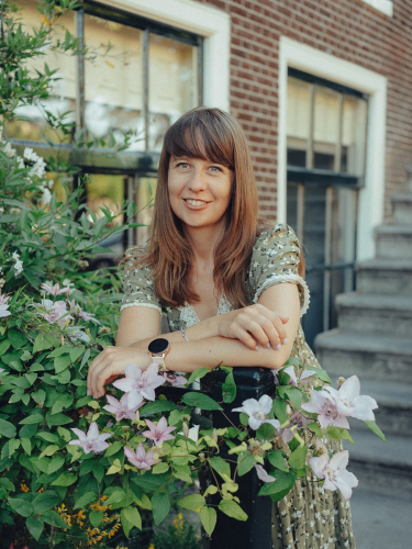 Compelling Mother and Daughter Portraits in Amsterdam