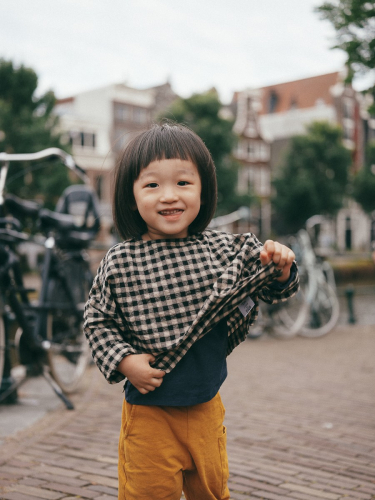 Unstaged Japanese Family Photography in Amsterdam