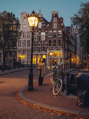 Expressive Night Photoshoot in Amsterdam