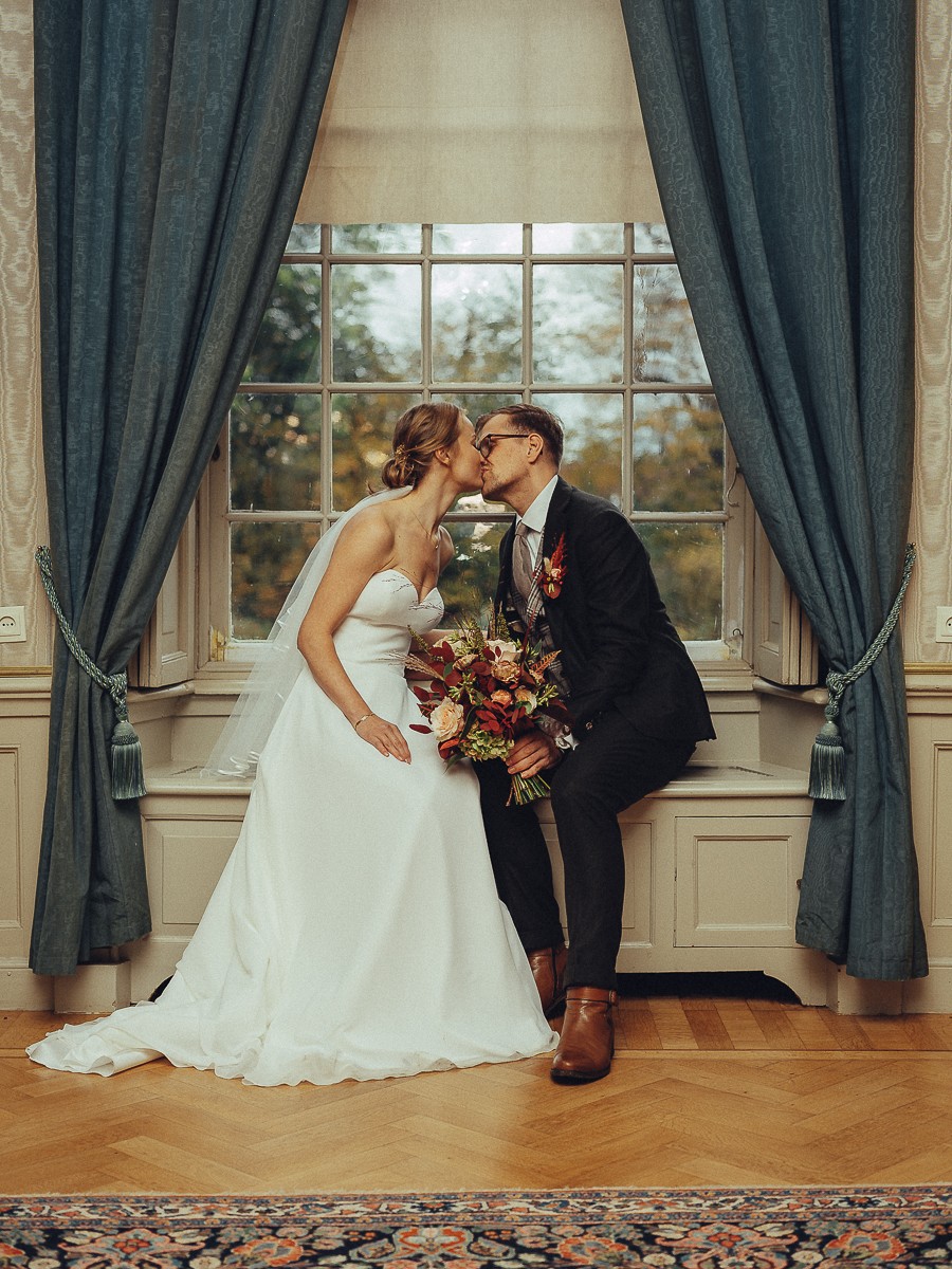 zuylen castle wedding couple photoshoot indoor