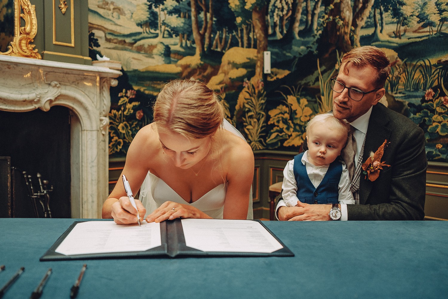 wedding spontaneous photographer