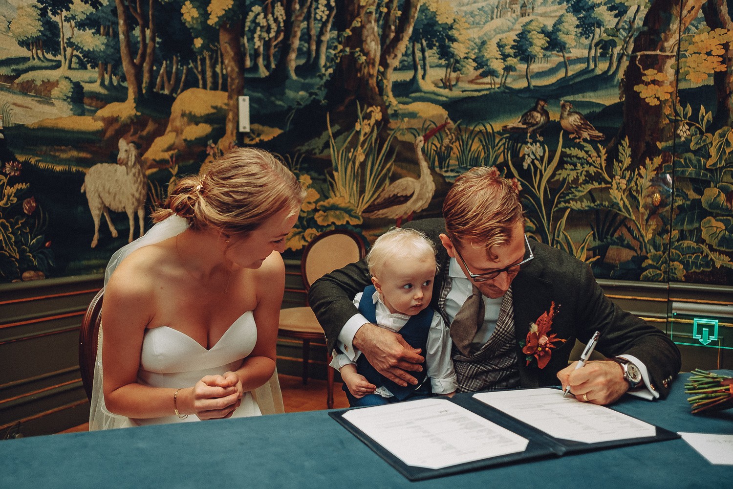 wedding spontaneous photography castle