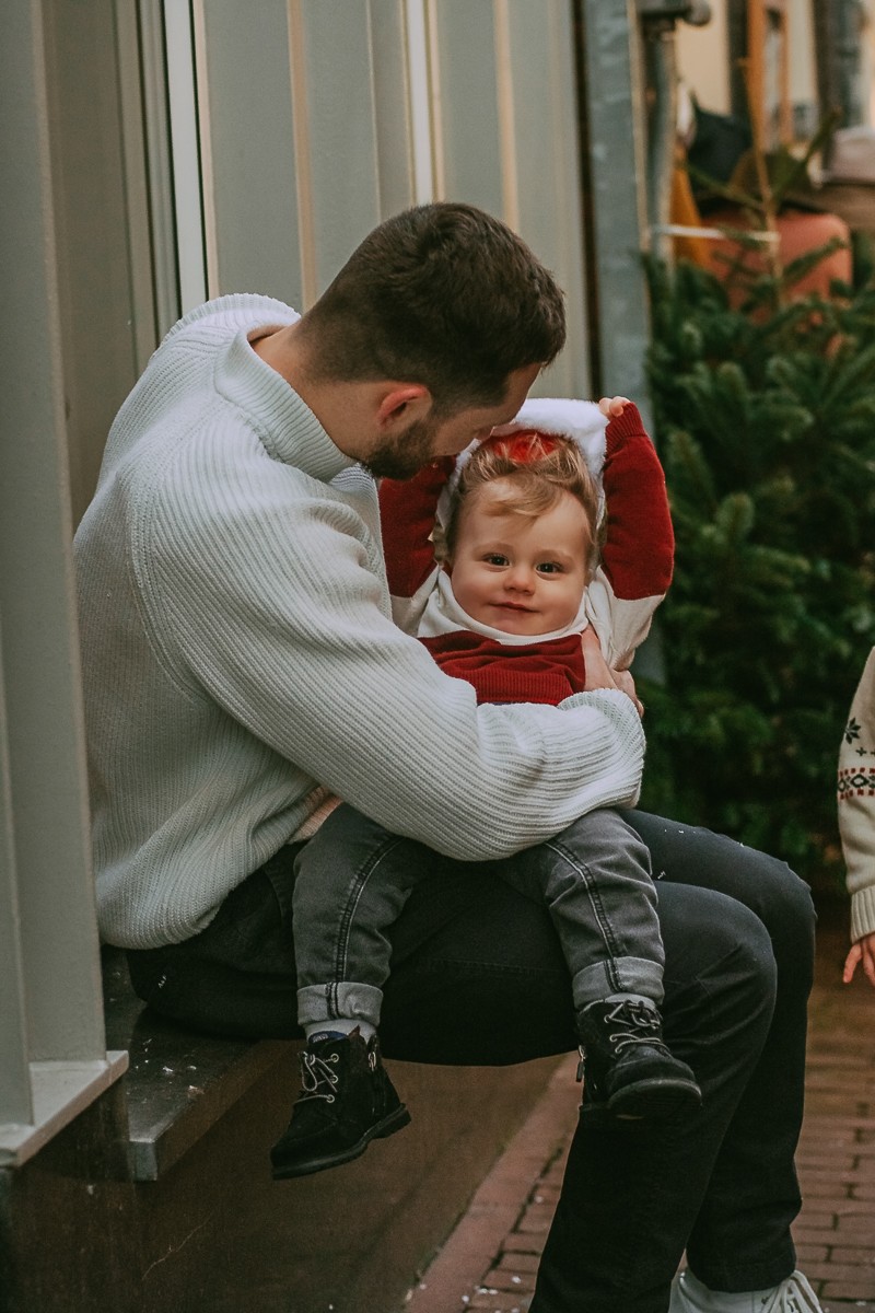 Unstaged Family Christmas Photo Session in Amsterdam