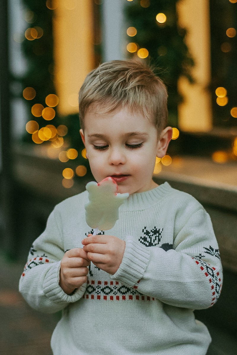 Creative Winter Family Portraits in Amsterdam