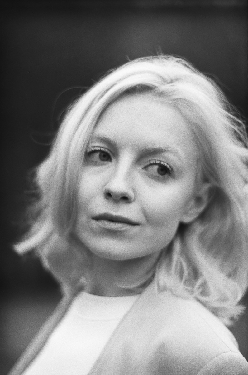 black and white retro portraiture amsterdam