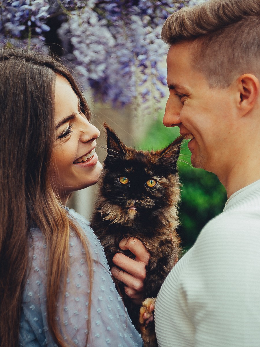 Couples photoshoot with cat in Amsterdam