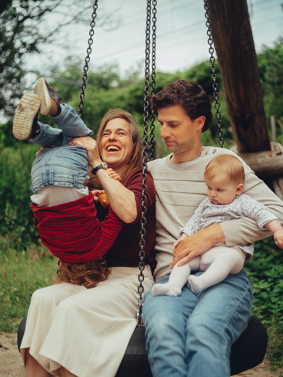 outdoor family photoshoot in Amsterdam