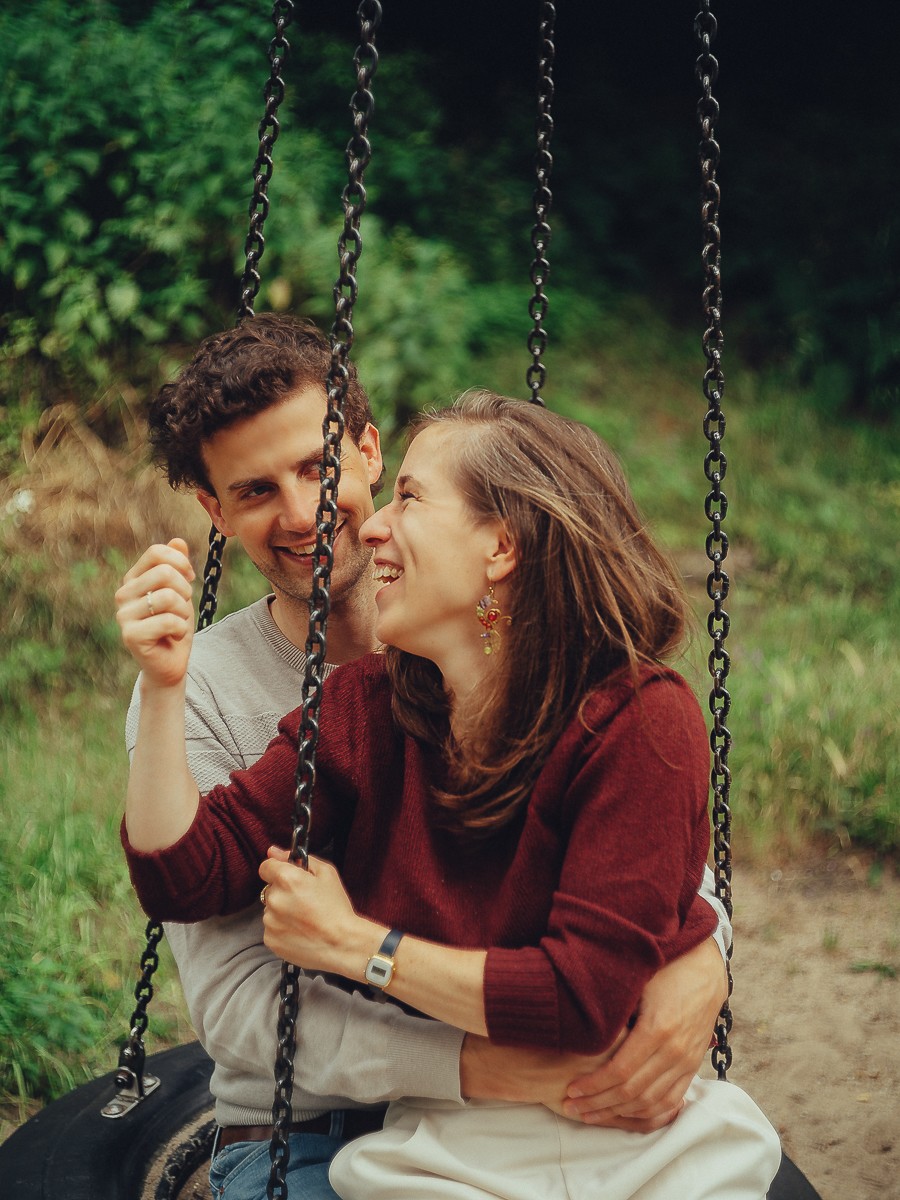 spontaneous couple portraiture in amsterdam