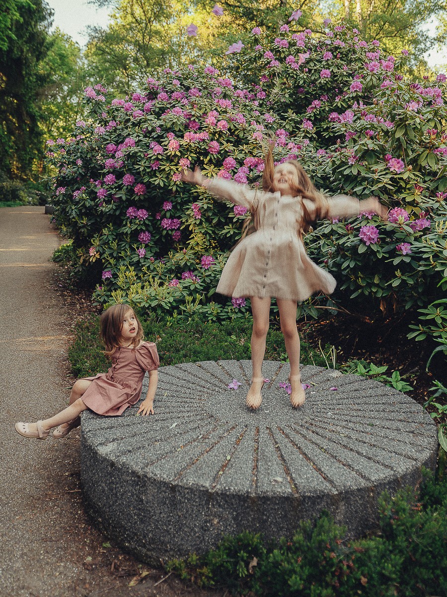 Cinematic Family Photos in a Blooming Park