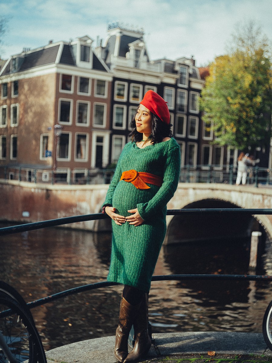 Elegant maternity pictures in Amsterdam