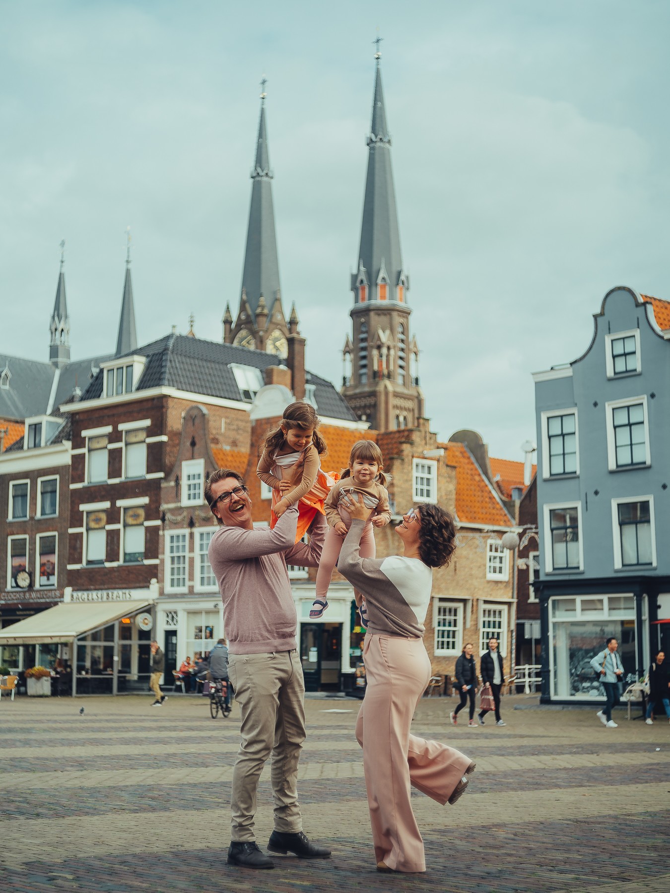 Spontaneous Family Portraits in Delft
