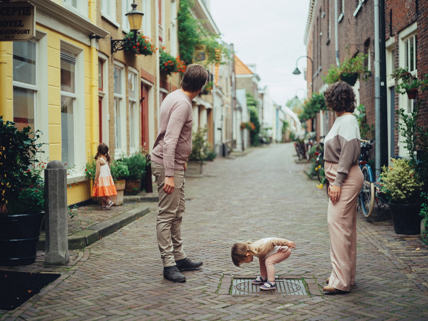 Atmospheric Family Photoshoot in Delft
