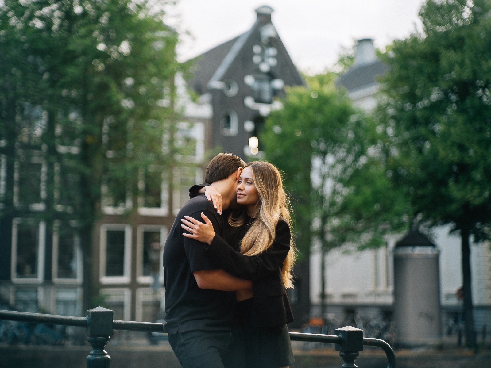 Traveling Couple Photoshoot in Amsterdam