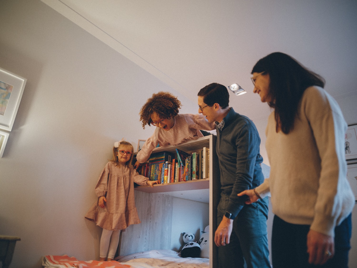Spontaneous Family Pictures at Home