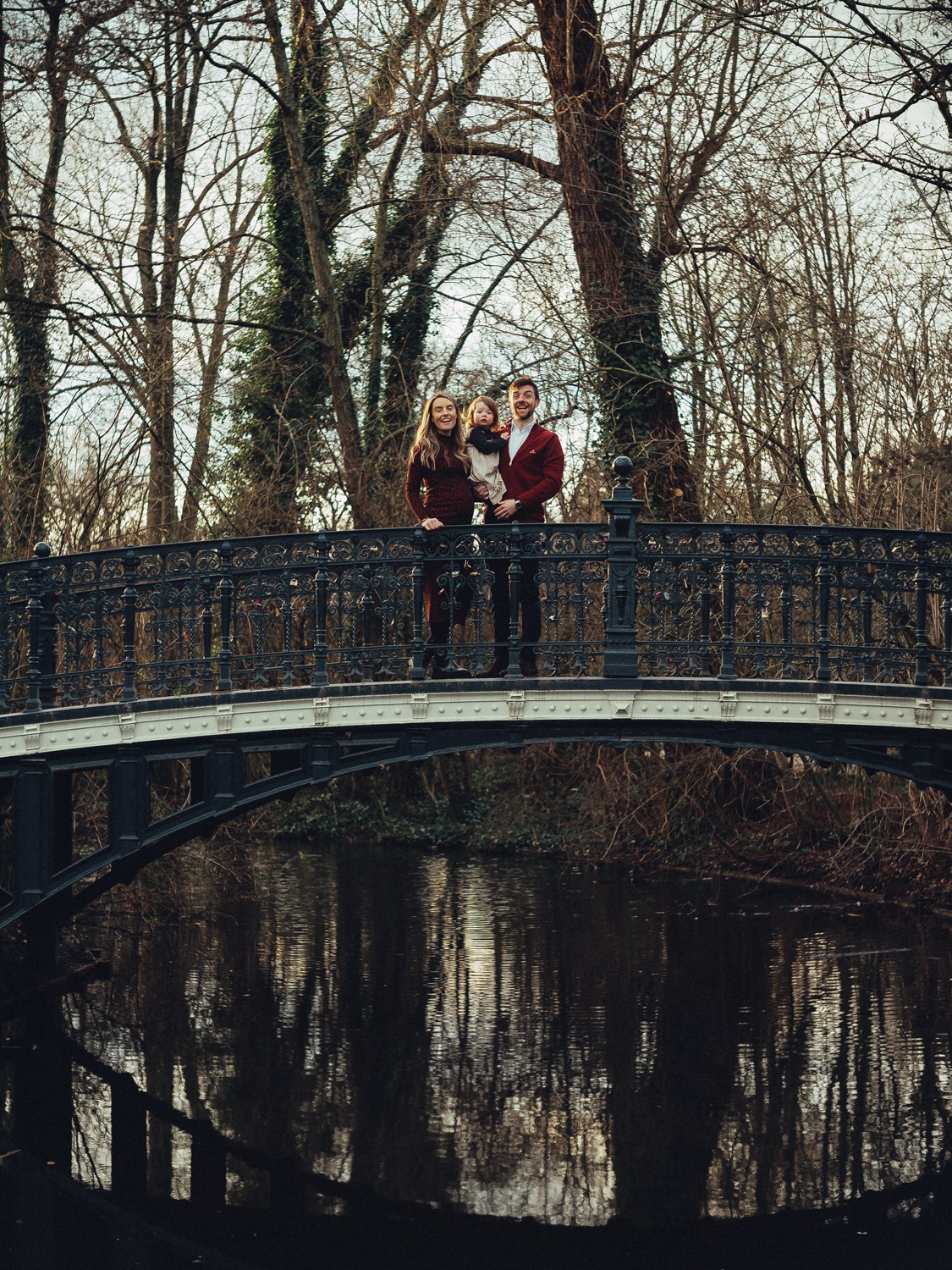 Enjoyable Family Photos in Lush Greenery