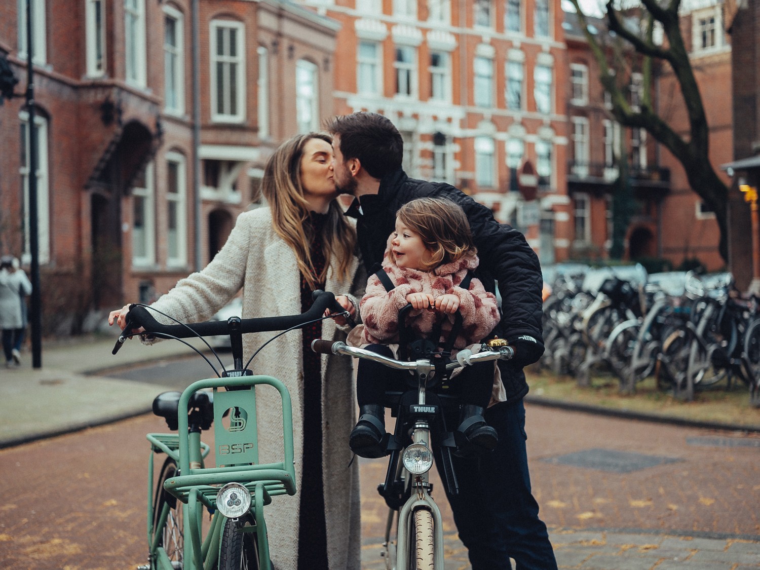Intimate Family Portraits in Open Air