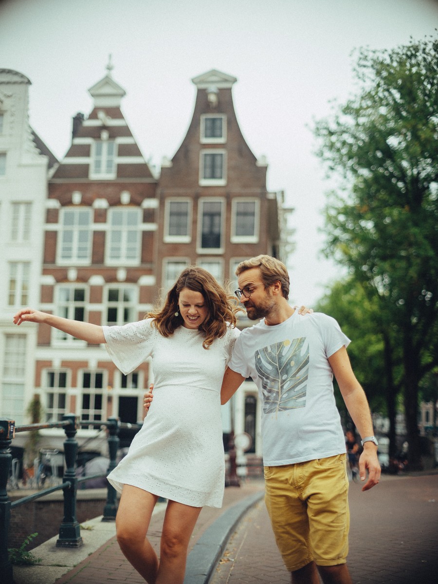 Vivid Maternity Portraits Amsterdam Canals