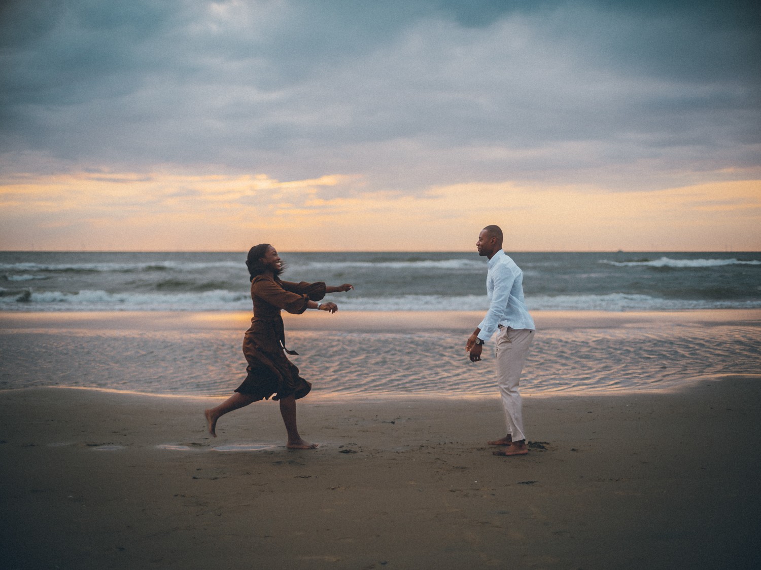 Natural Beach Engagement Photos Noordwijk