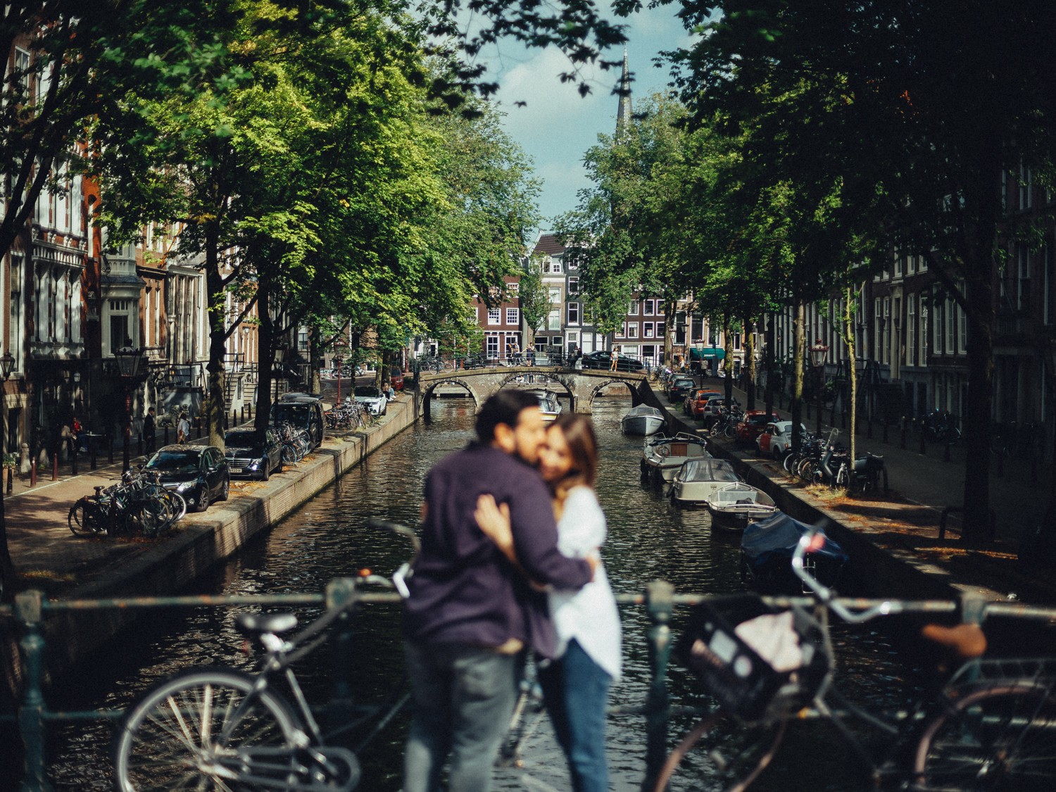 Relaxed Pregnancy Photoshoot on Canals