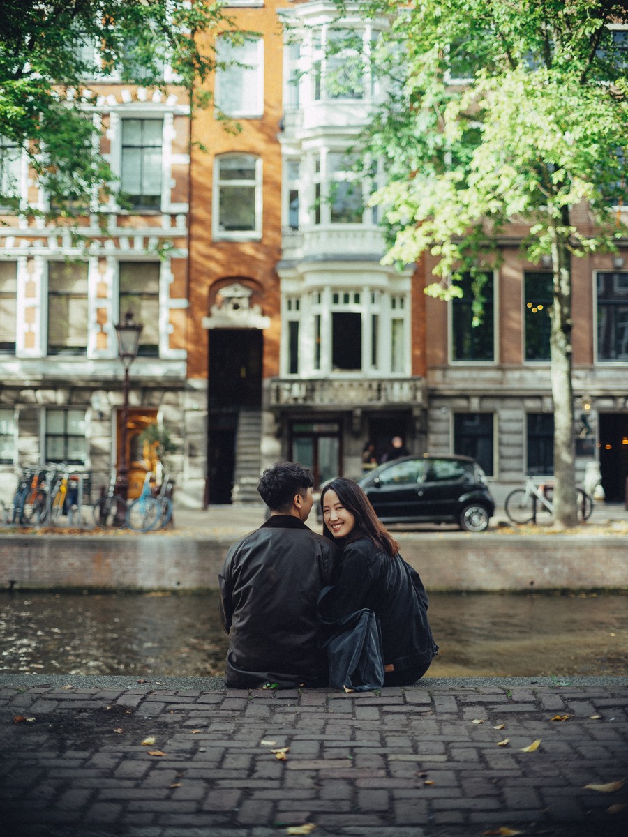 Authentic Couple Portraits in Amsterdam