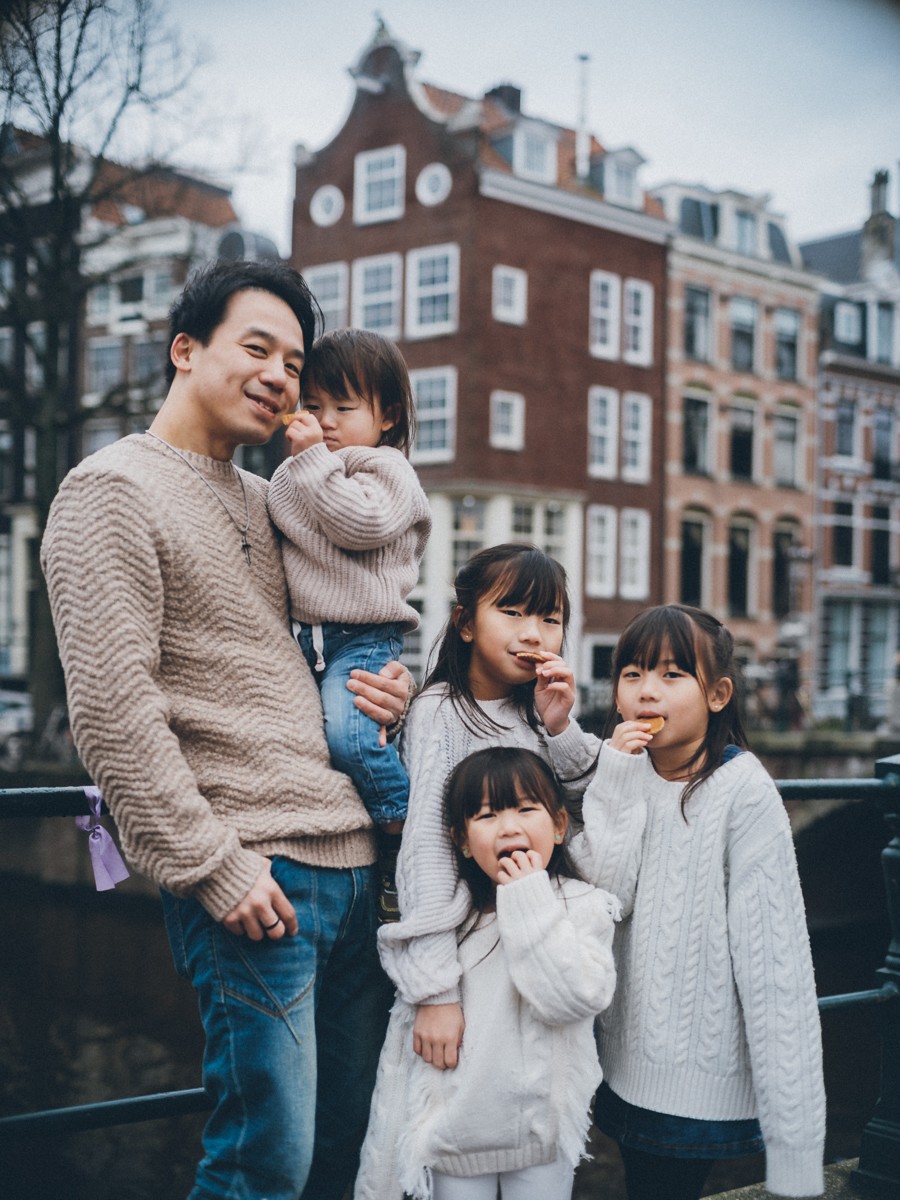 Atmospheric Family Photos in Amsterdam