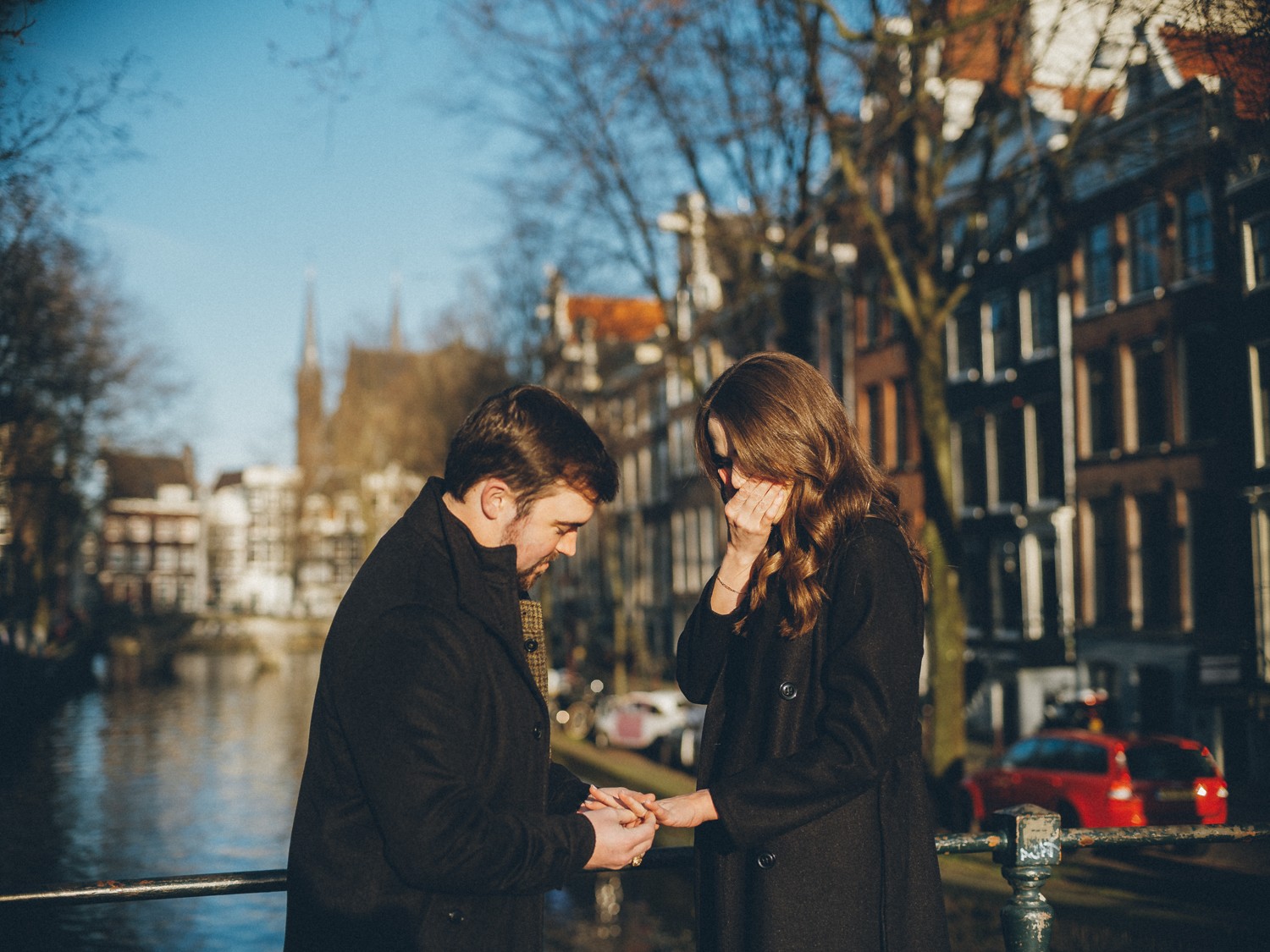 Memorable Couple Proposal Photography in Amsterdam's Lively Streets