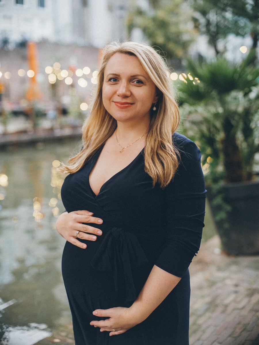 Intimate Pregnancy Photo Session Utrecht
