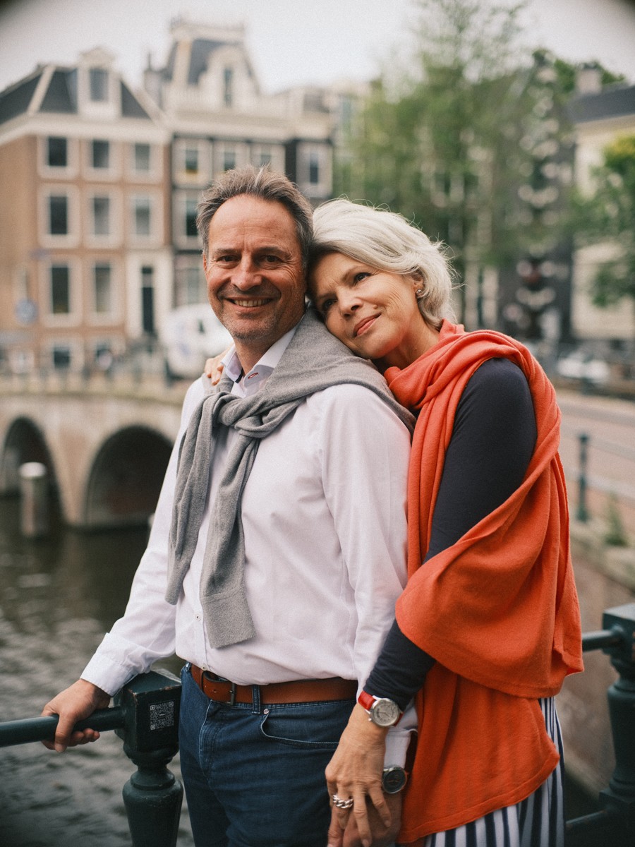 Couple Shoot Capturing Expressive and Genuine Moments in Amsterdam
