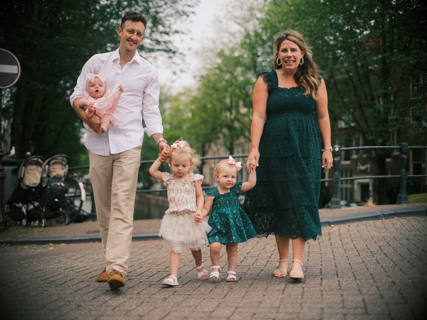 Elegant Family Pictures of Americans Traveling in Amsterdam