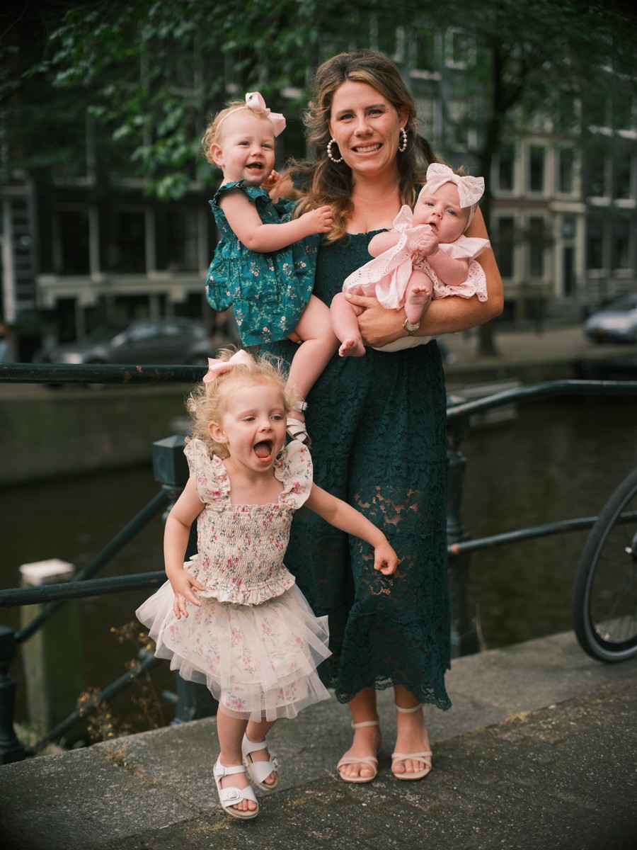 Engaging Family Photographs in Amsterdam's Scenic Spots