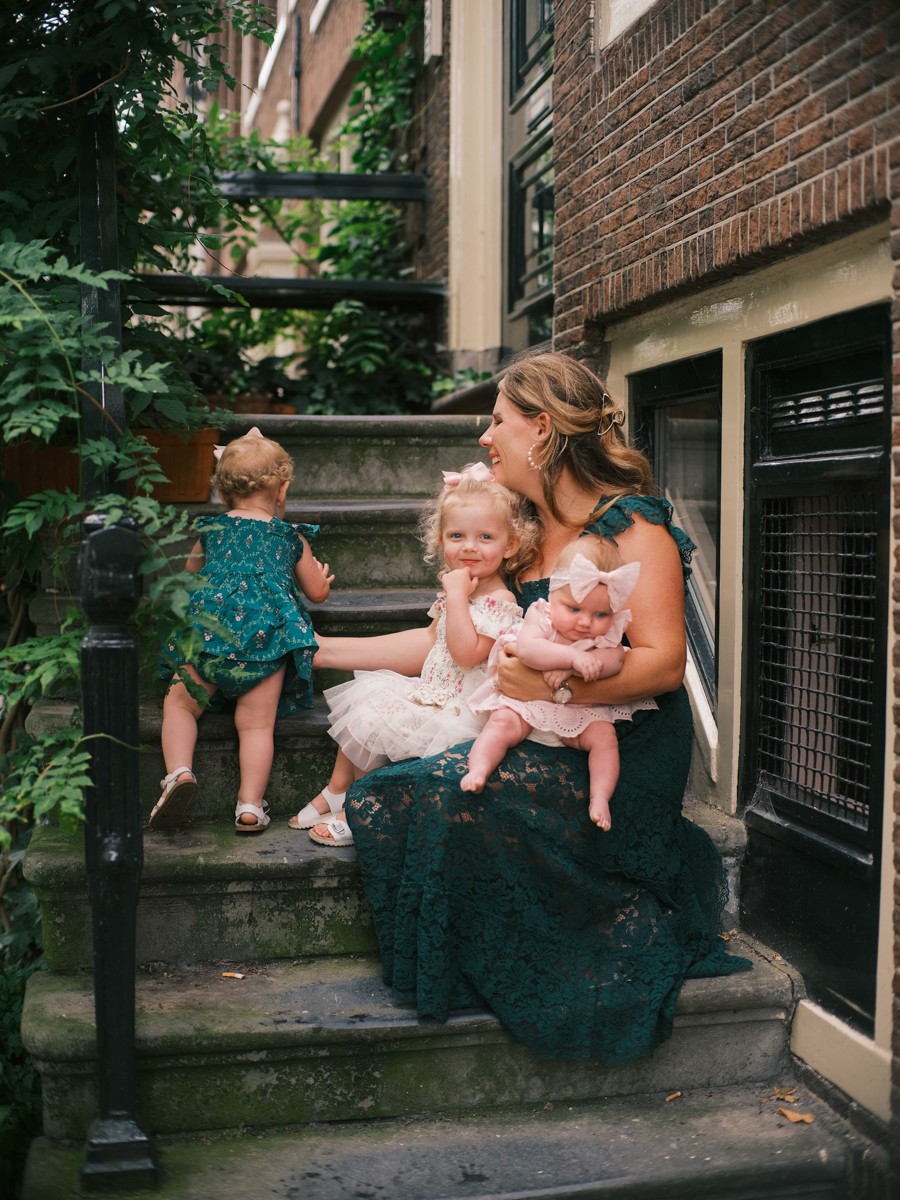 Expressive Family Photoreportage in Historic Amsterdam