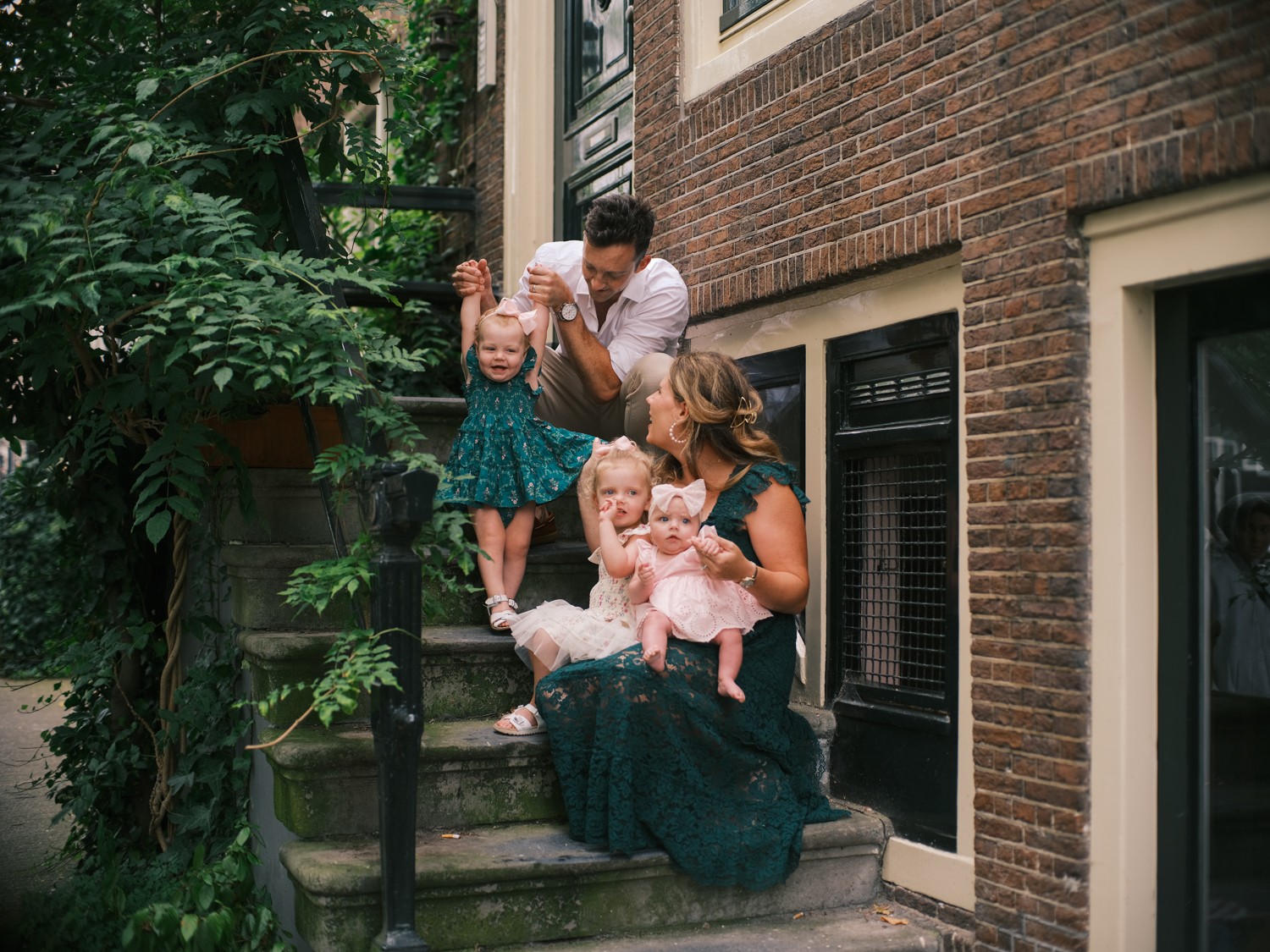 Meaningful Family Photography Session for American Travelers in Amsterdam
