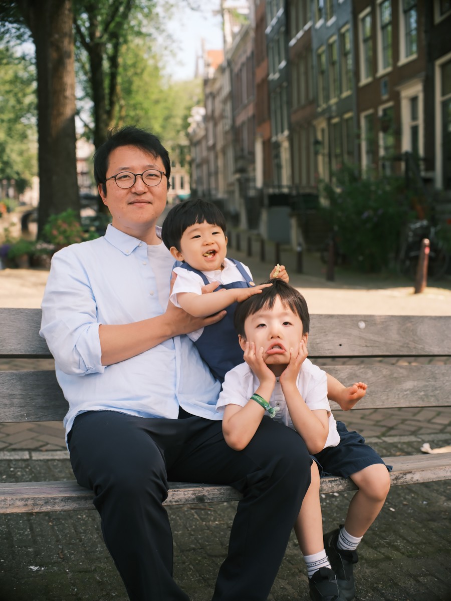 Memorable Korean Family Photoshoot Amsterdam Canals