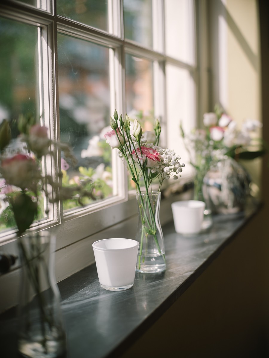 Documentary Wedding Photography Amsterdam Cafe