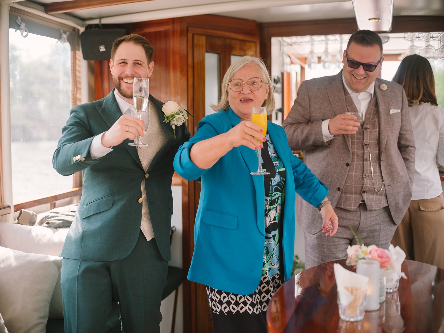 Unstaged Wedding Photoreportage Amsterdam Canals