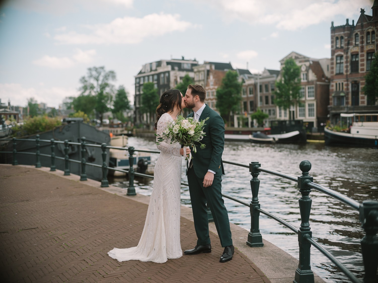 Quality Wedding Portraits on Amsterdam Canals