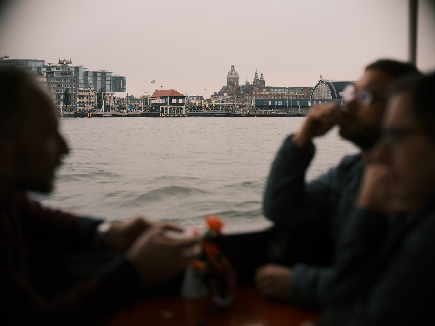 Business Meet-up Photoshoot on a Canal Cruise Amsterdam