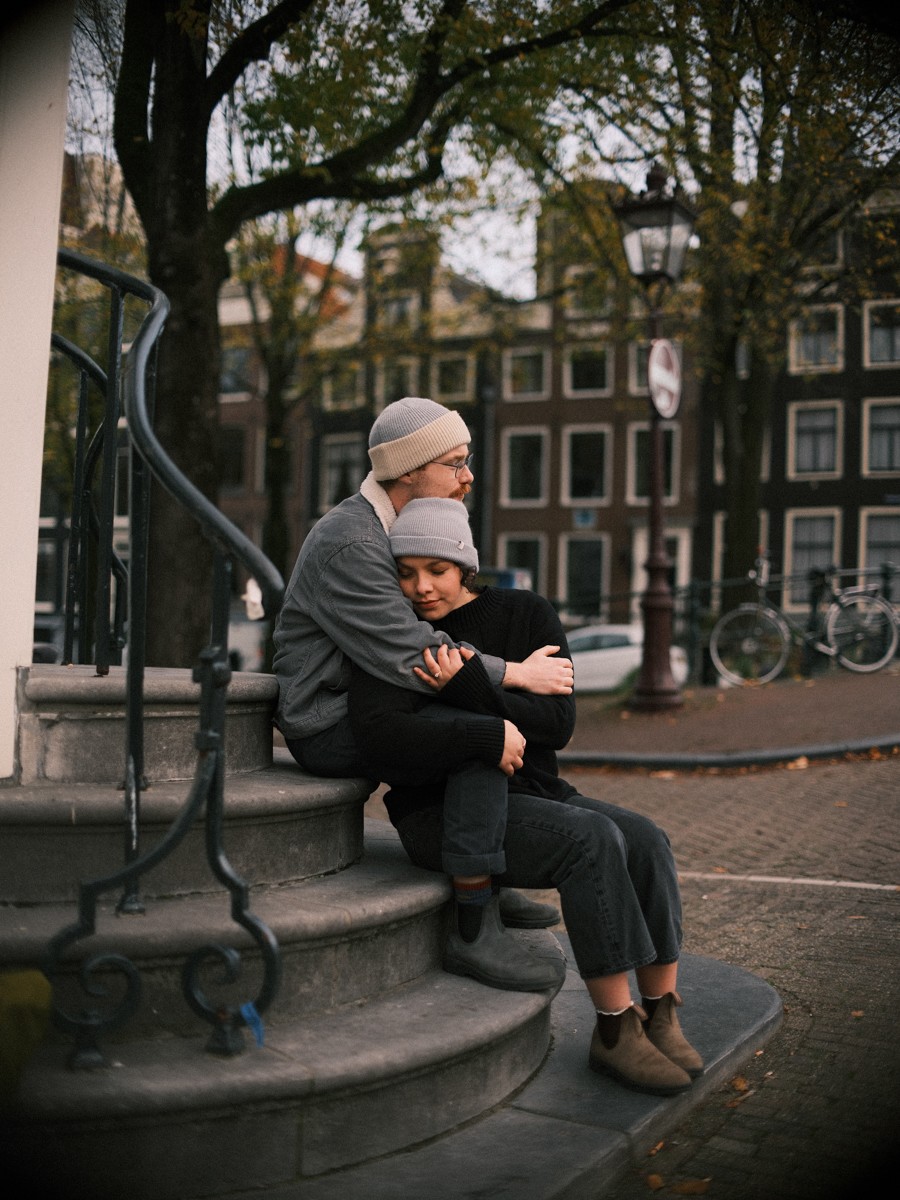 Seamless Couple Loveshoot in Historic Amsterdam