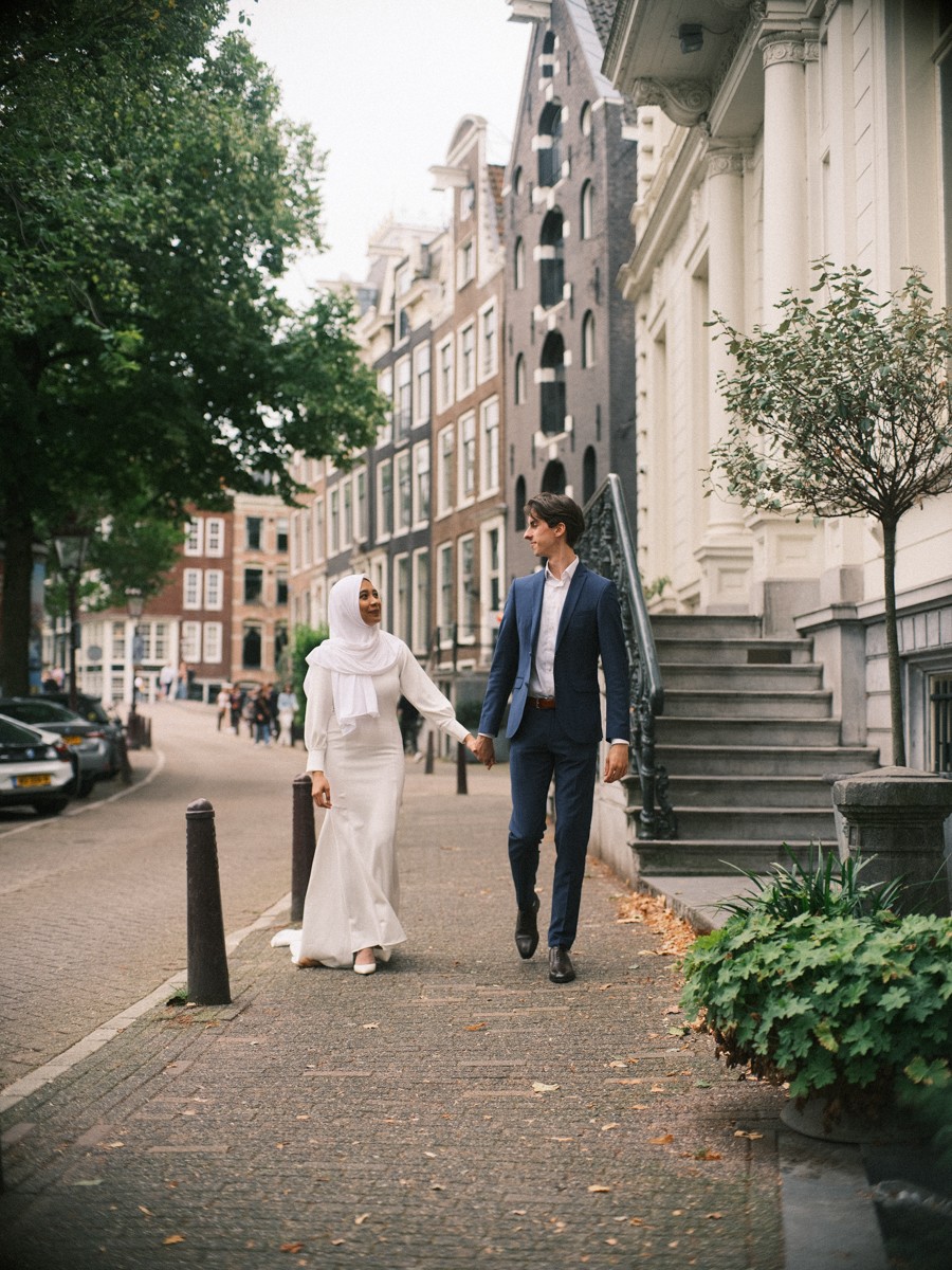 Romantic Engagement Portraits Amsterdam Canals