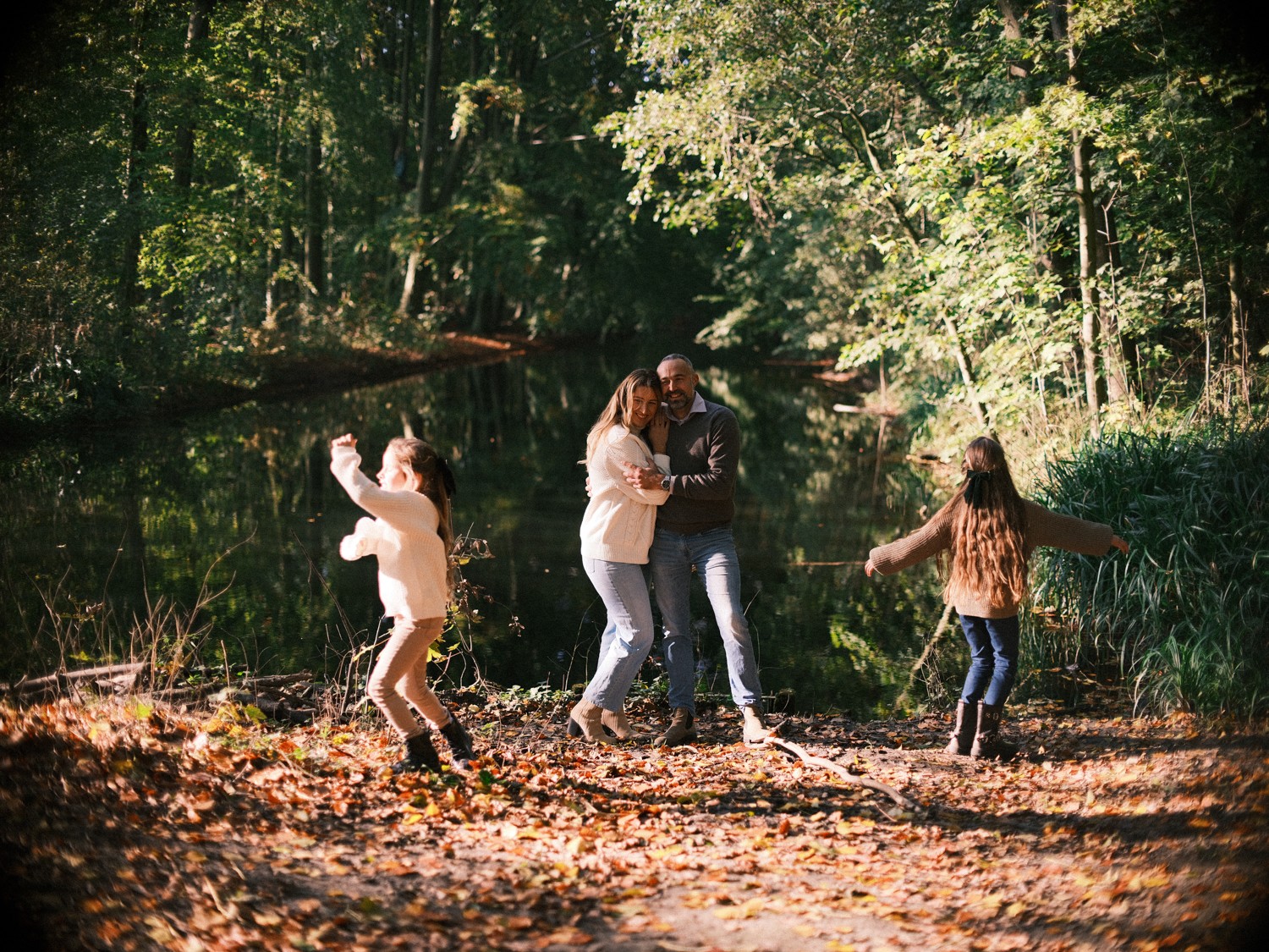 Intimate Autumn Family Photography Session in Amsterdam