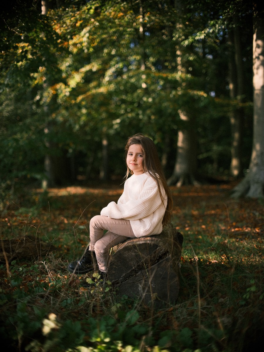 Cinematic Outdoor Family Portraits in Autumn