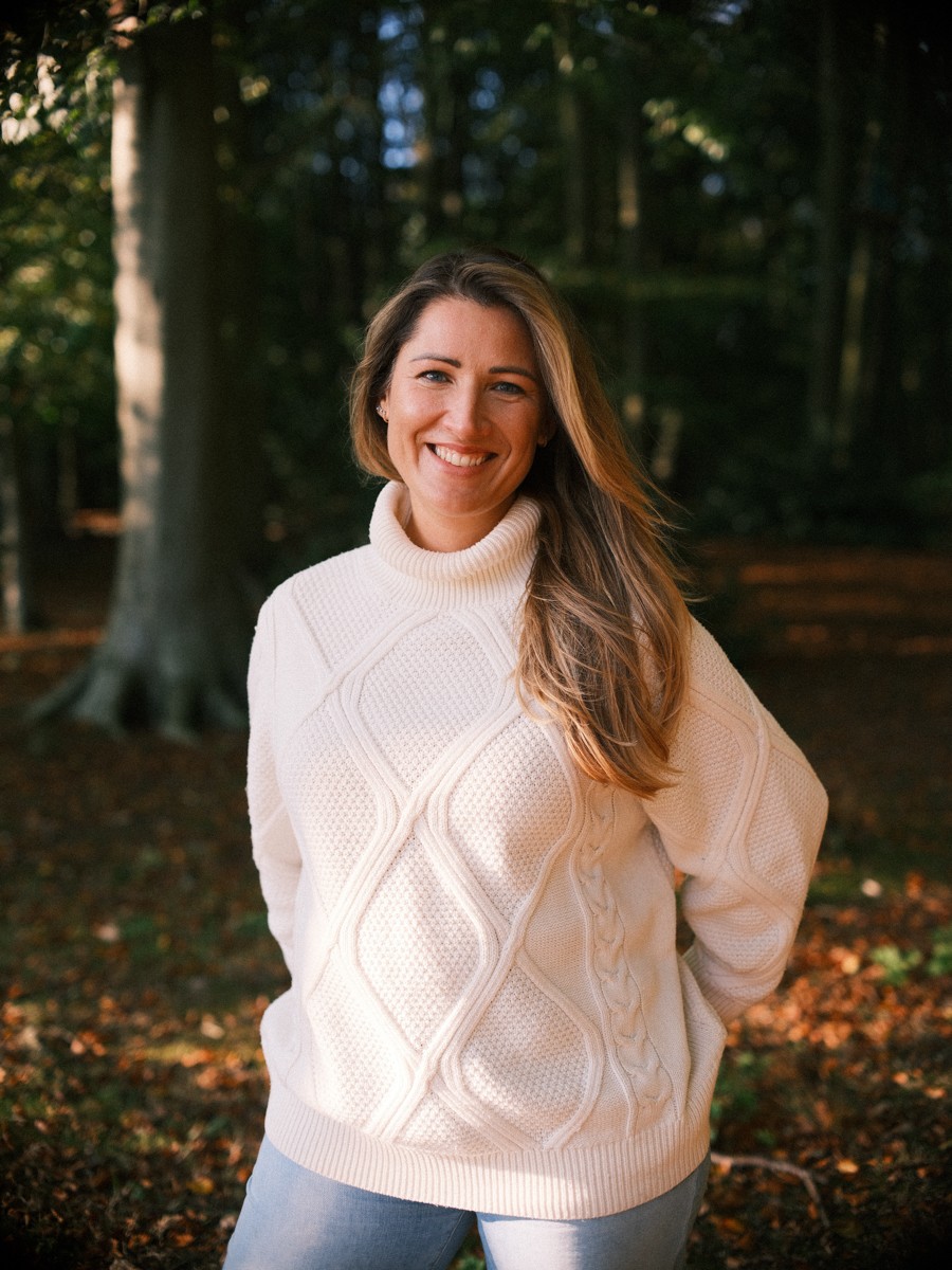 Authentic Outdoor Family Photographs in Autumn