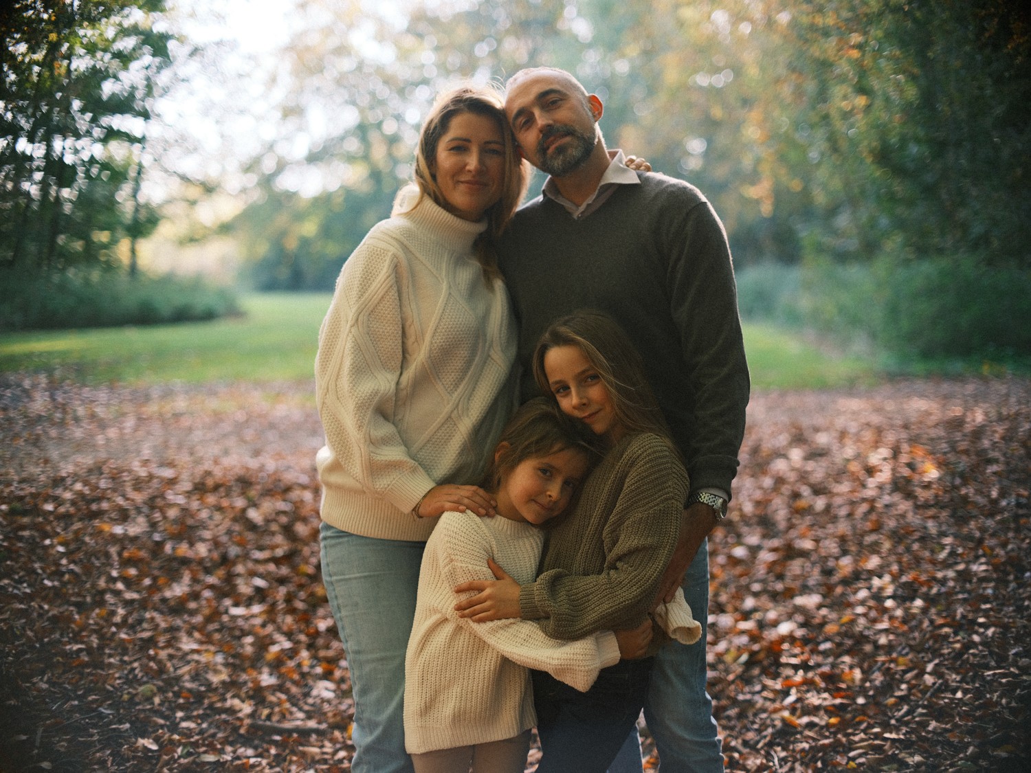 Touching Autumn Family Photoshoot in Amsterdamse Bos