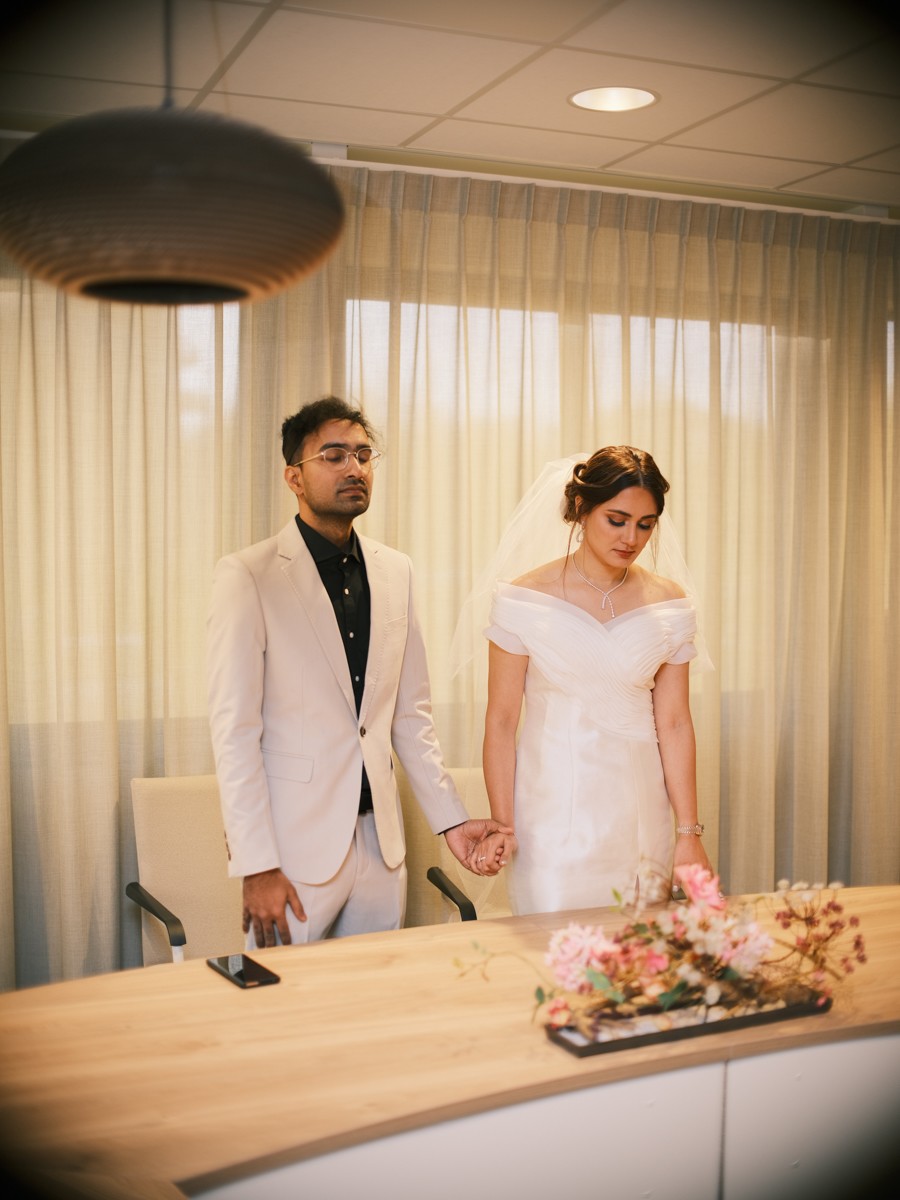 Amsterdam Bride and Groom Wedding Photo Session