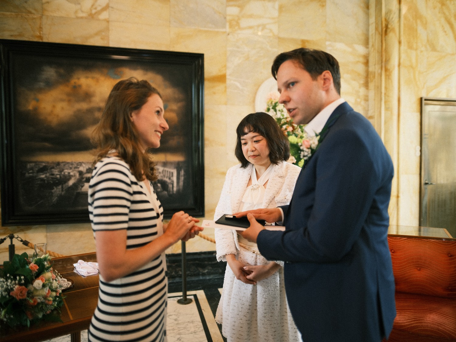 Compelling Wedding Photos in Leiden